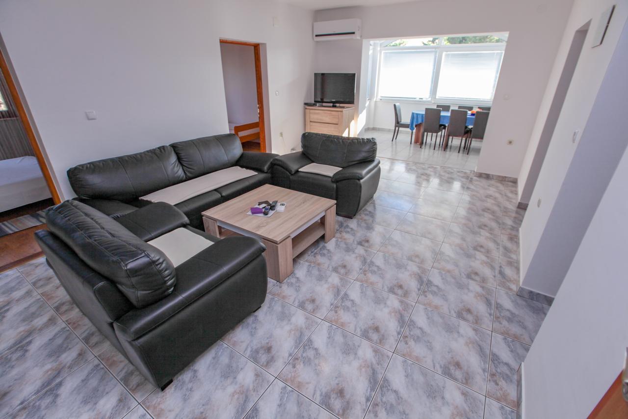 Apartments Dinko Novalja Exterior photo